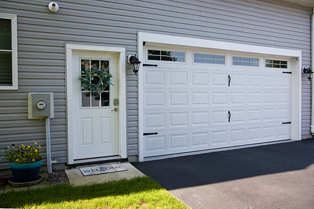 24/7 Emergency Garage Door Panel Replacement experts in Taylors, SC